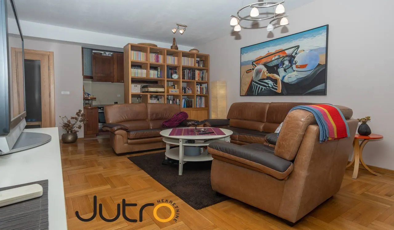 Prodaja, trosoban stan, 110m², Preko Morače, Podgorica