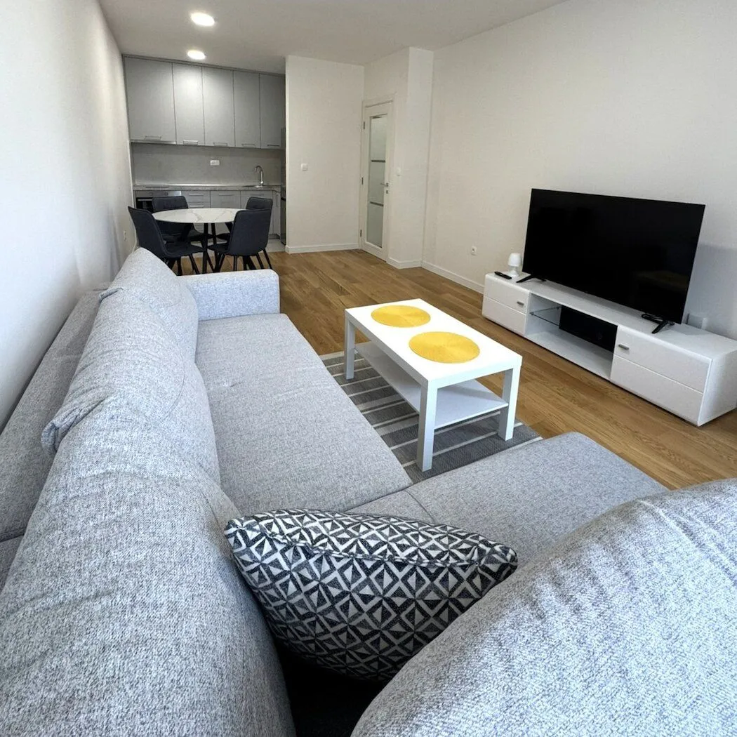 Izdavanje, stan, 49m², Central Point, Podgorica
