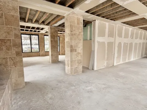 Izdavanje, poslovni prostor, 140m², Centar, Bar - image 7