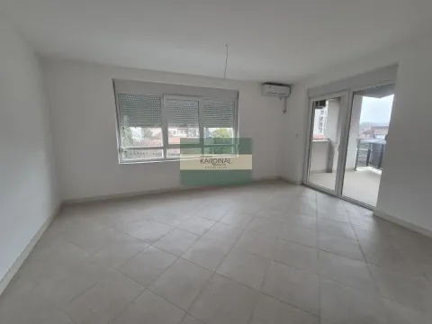 Izdavanje, četvorosoban stan, 97m², Centar, Paraćin - image 3