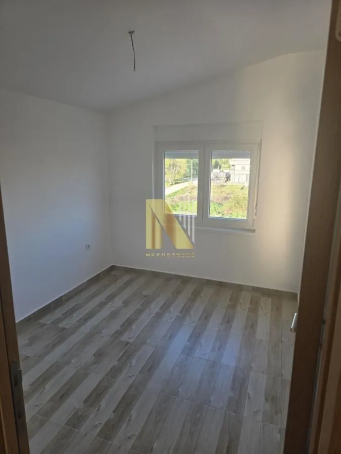 Prodaja, trosoban stan, 70m², Vidovdansko naselje, Novi Sad Sve Podlokacije