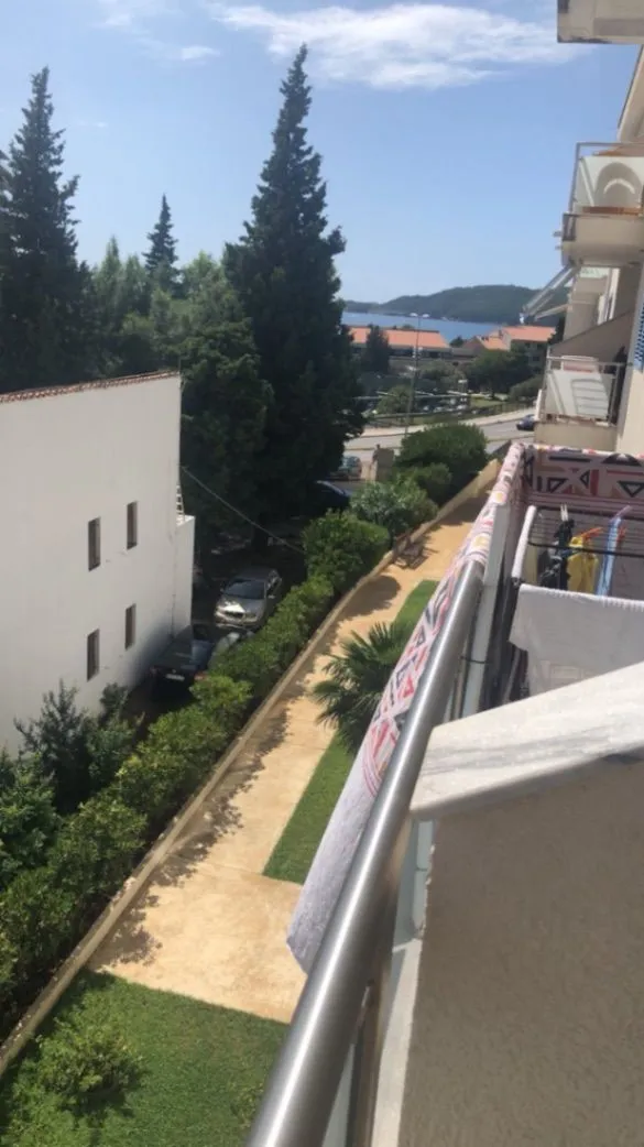 Izdavanje, dvosoban stan, 57m², Bečići, Budva