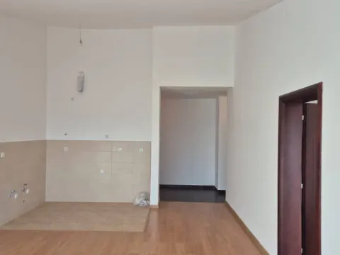 Sale, two bedroom apartment, 85m², Petrovac, Budva - image 8