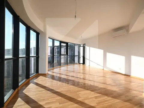 Izdavanje, trosoban stan, 117m², Zagorič, Podgorica - image 2