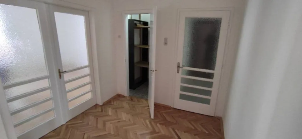 Rent, office space, 100m², Centar, Podgorica