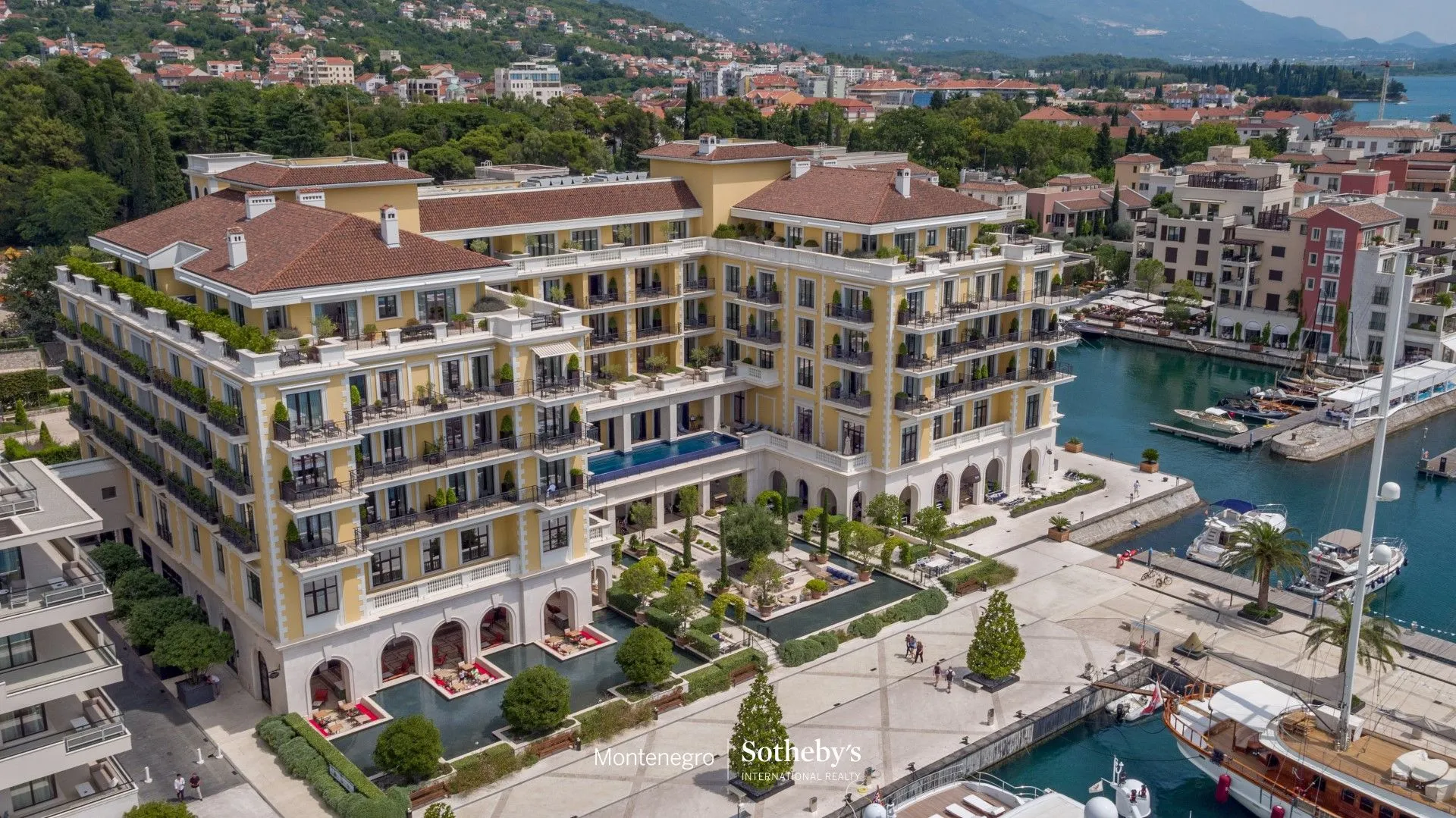 Sale, four bedroom apartment, 620m², Porto Montenegro, Tivat