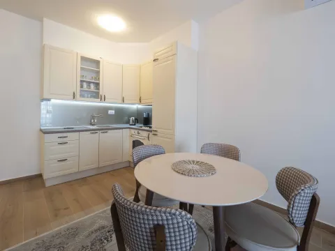 Rent, one bedroom apartment, 56m², Gospoština, Budva - image 5