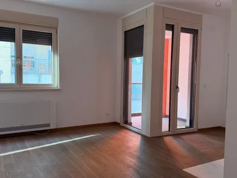 Rent, one bedroom apartment, 41m², Vračar Hram, Vračar Sve Podlokacije - image 4