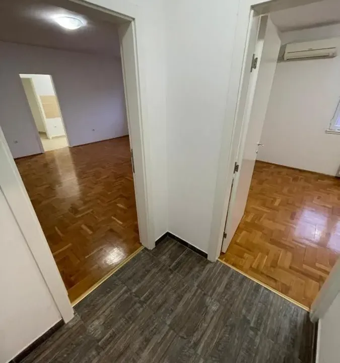 Sale, two bedroom apartment, 50m², Centar, Novi Sad