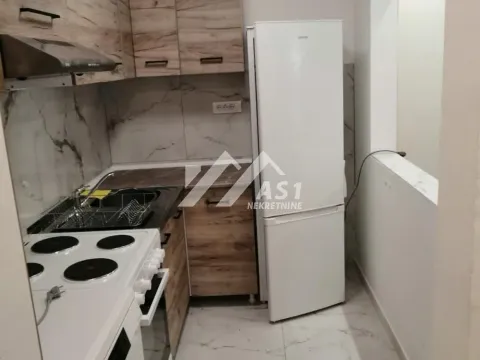 Izdavanje, trosoban stan, 50m², Centar, Novi Sad - image 6