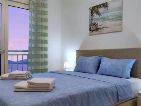 Izdavanje, dvosoban stan, 70m², Donja Lastva, Tivat - image 2