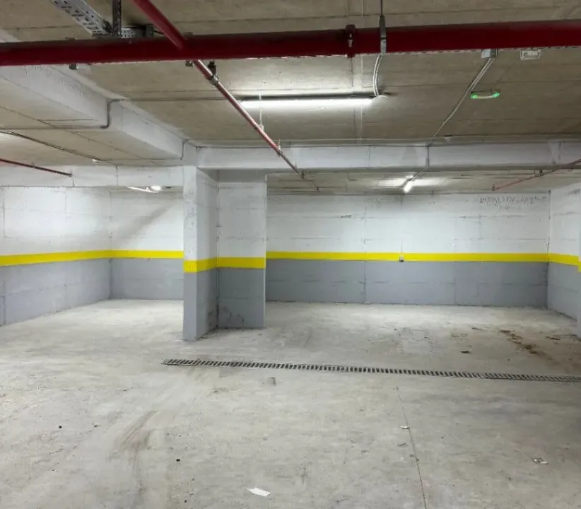 Izdavanje, poslovni prostor, 220m², Stari Aerodrom, Podgorica