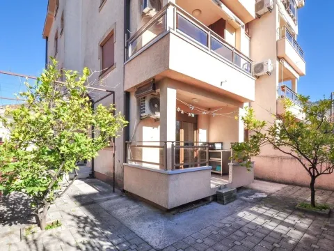 Sale, two bedroom apartment, 71m², Tivat, Crna Gora - image 4