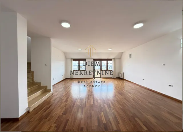 Prodaja, četvorosoban stan, 200m², Preko Morače, Podgorica