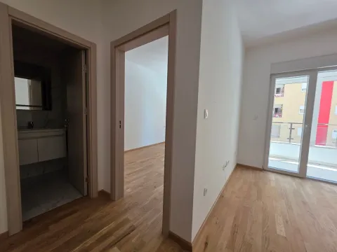 Sale, one bedroom apartment, 44m², Bečići, Budva - image 12