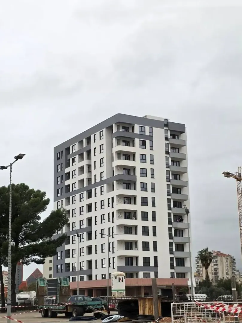 Sale, two bedroom apartment, 57m², Centar, Bar