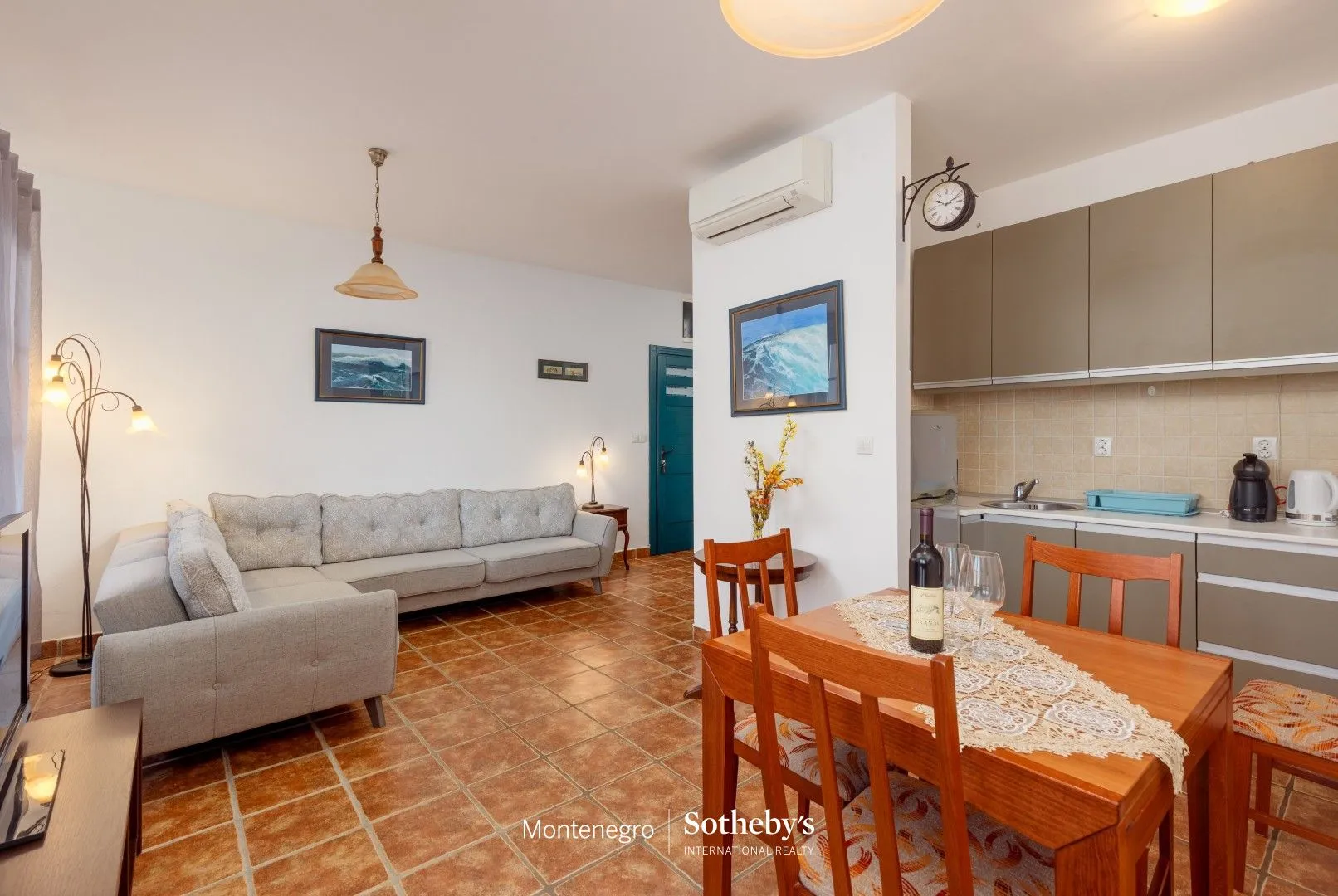 Prodaja, dvosoban stan, 84m², Kostanjica, Kotor