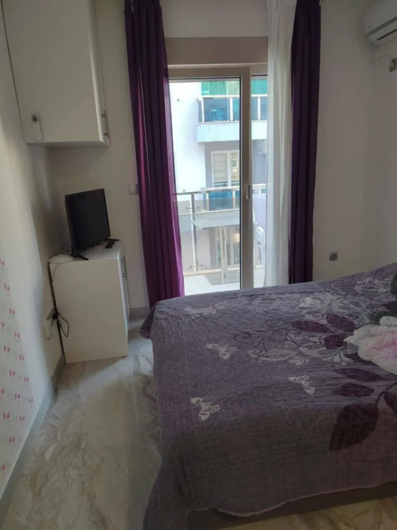 Rent, studio apartment, 27m², Bečići, Budva