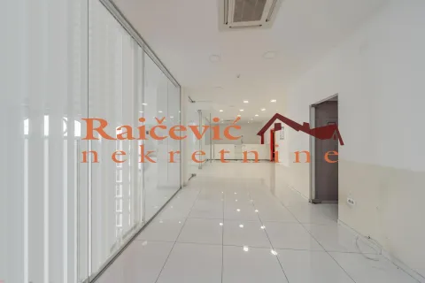Prodaja, poslovni prostor, 179m², Centar, Stara Pazova - image 4