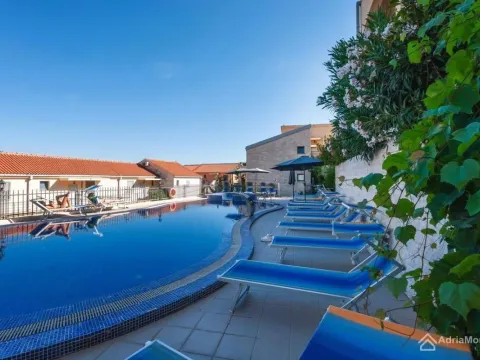 Sale, one bedroom apartment, 55m², Bečići, Budva - image 9