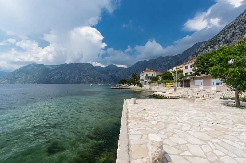 Sale, house, 365m², Dobrota, Kotor