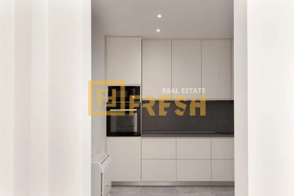 Prodaja, četvorosoban stan, 253m², Kotor, Crna Gora