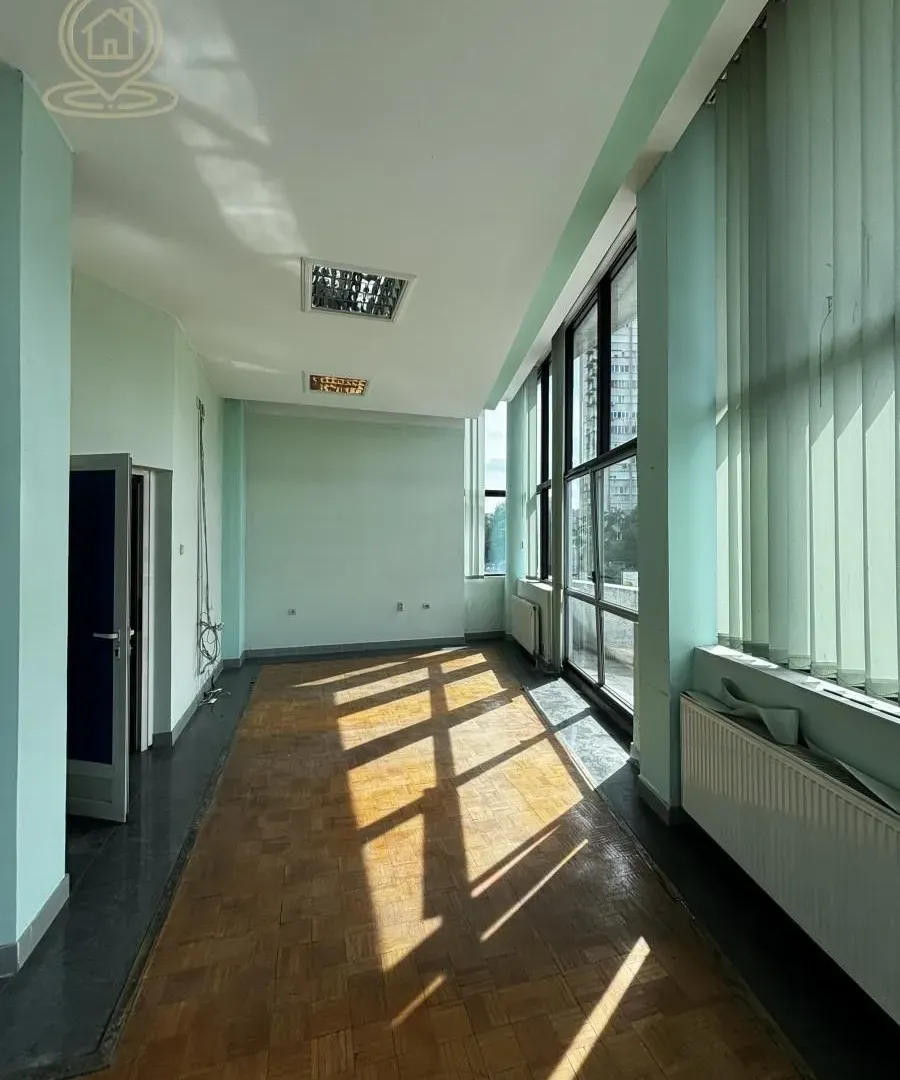 Rent, office space, 450m², Marger, Niš