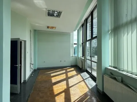 Rent, office space, 450m², Medijana, Niš - image 19