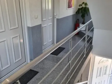 Izdavanje, dvosoban stan, 70m², Lastva Grbaljska, Kotor - image 13