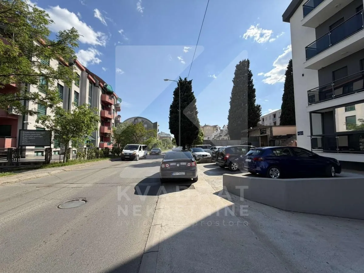 Prodaja, jednosoban stan, 49m², Vezirov Most, Podgorica