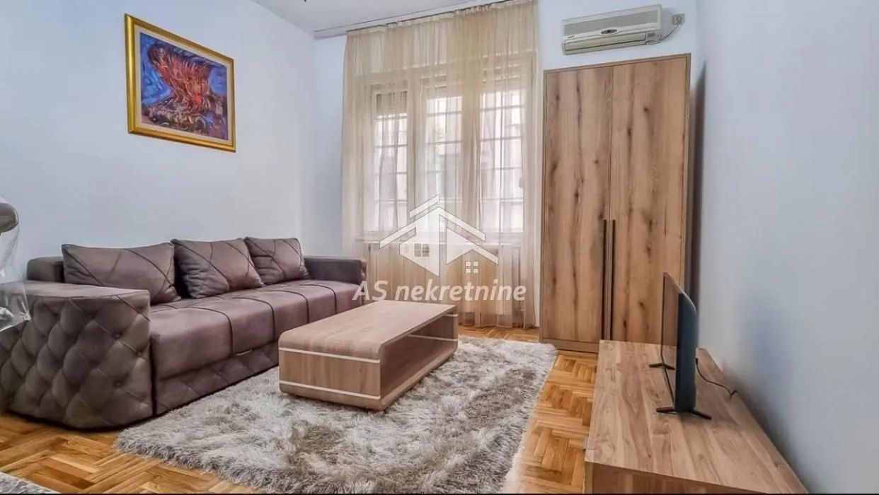 Izdavanje, stan, 40m², Vračar Hram, Vračar Sve Podlokacije