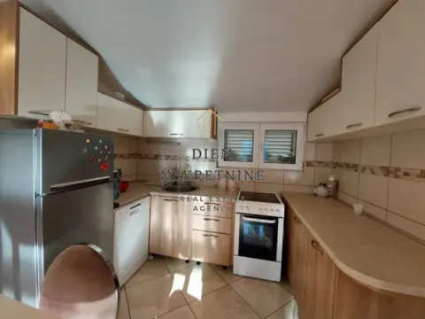 Prodaja, dvosoban stan, 62m², Dobrota, Kotor - image 9