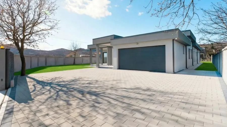 Rent, house, 436m², Donja Gorica, Podgorica
