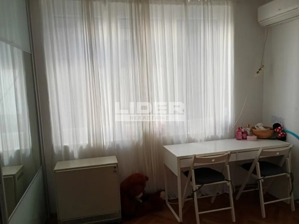 Prodaja, trosoban stan, 69m², Vračar Sve Podlokacije, Beograd