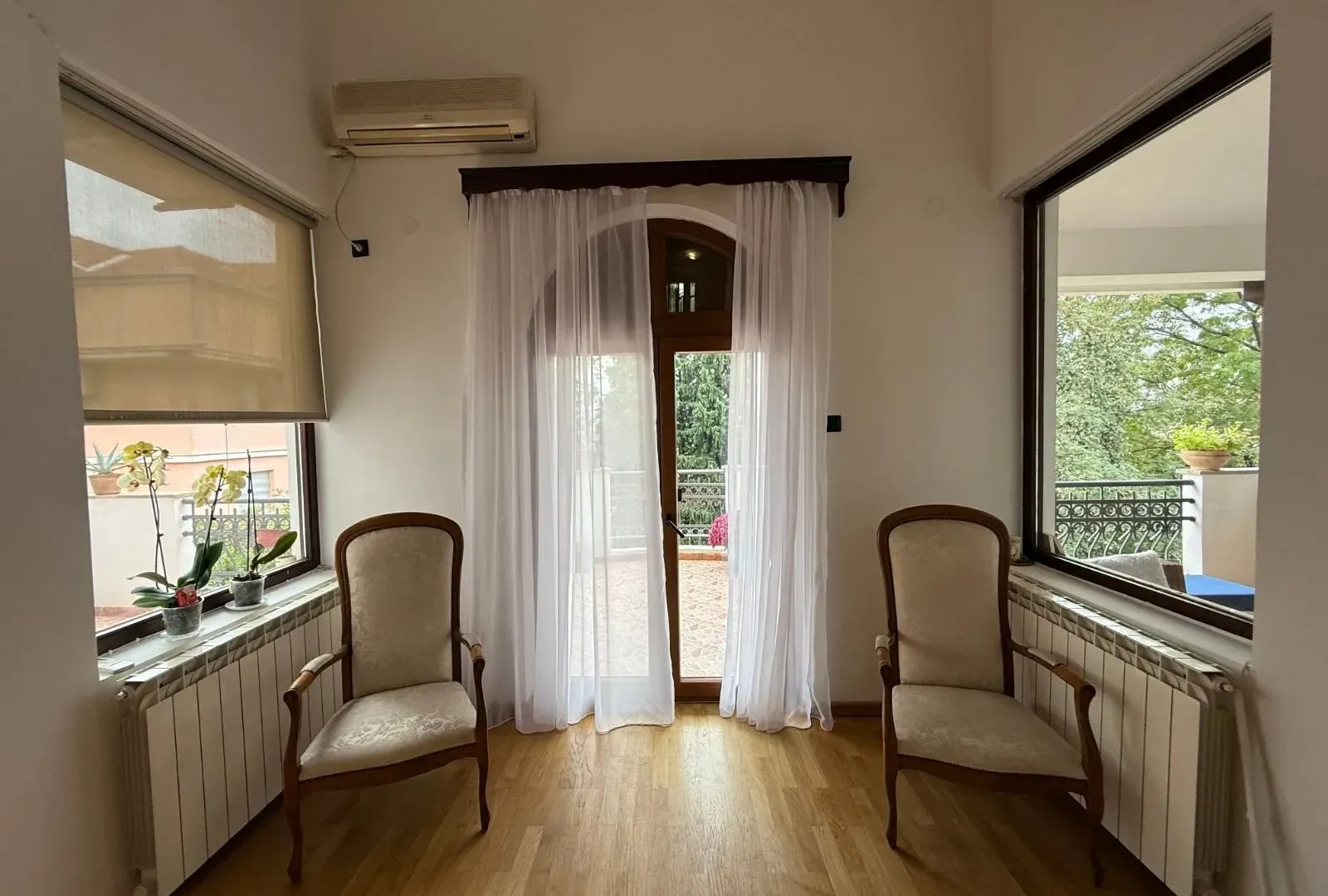 Izdavanje, stan, 300m², Gorica C, Podgorica