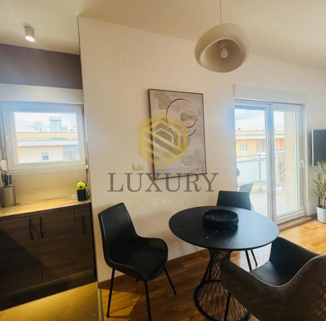 Izdavanje, jednosoban stan, 53m², City Kvart, Podgorica