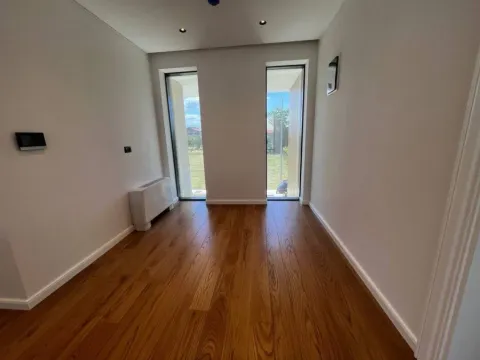 Prodaja, kuća, 250m², Gornja Gorica, Podgorica - image 9