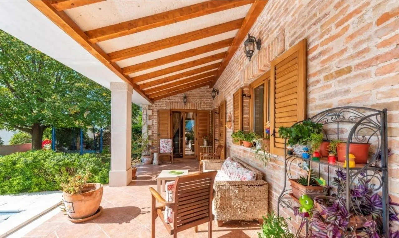 Prodaja, kuća, 305m², Orahovac, Kotor