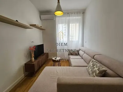 Izdavanje, jednosoban stan, 38m², Centar, Bar - image 2
