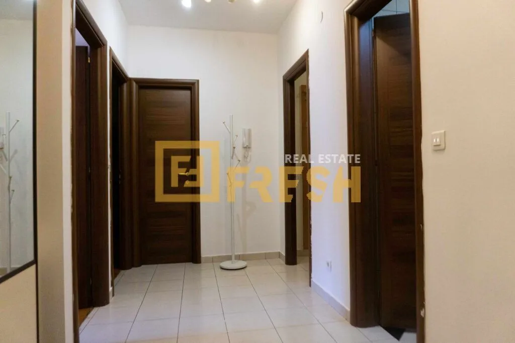 Izdavanje, trosoban stan, 109m², City Kvart, Podgorica