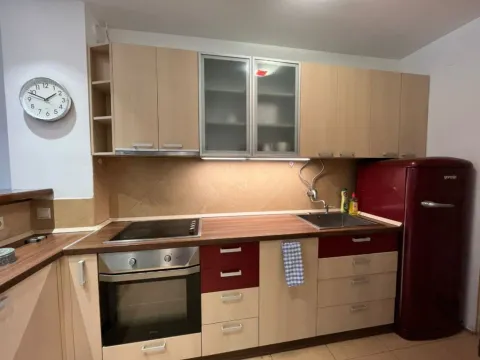 Izdavanje, trosoban stan, 75m², Novi Beograd Blok 30, Novi Beograd Sve Podlokacije - image 2