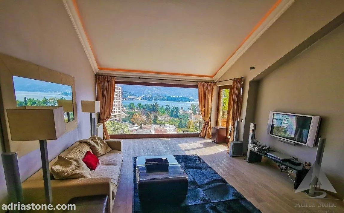 Sale, house, 820m², Centar, Budva