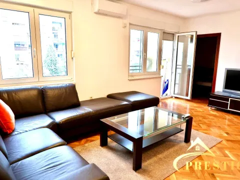 Izdavanje, jednosoban stan, 45m², Blok 6, Podgorica - image 2