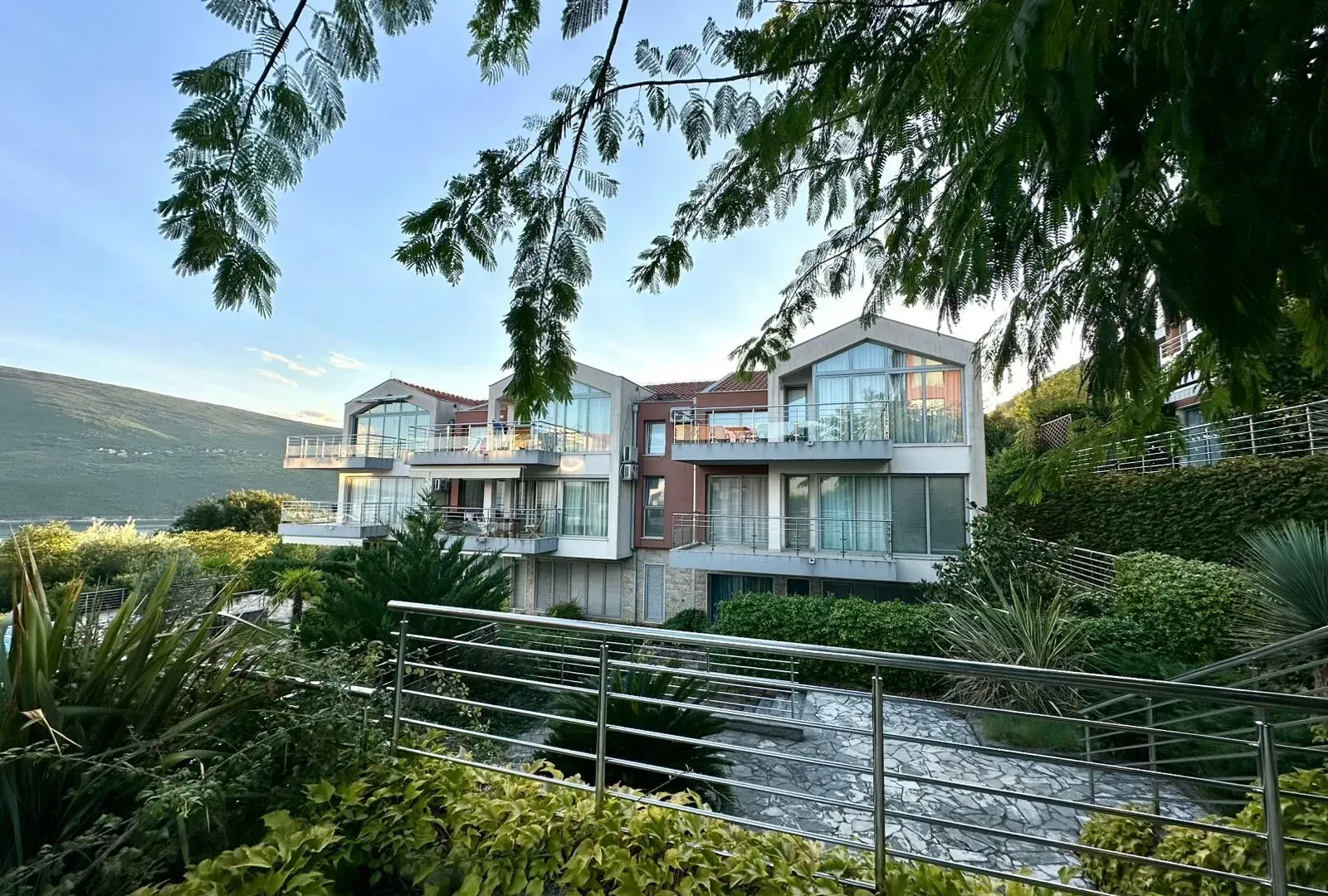 Prodaja, dvosoban stan, 84m², Đenovići, Herceg Novi