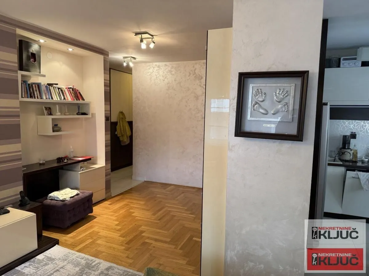 Prodaja, trosoban stan, 67m², Grbavica, Novi Sad Sve Podlokacije