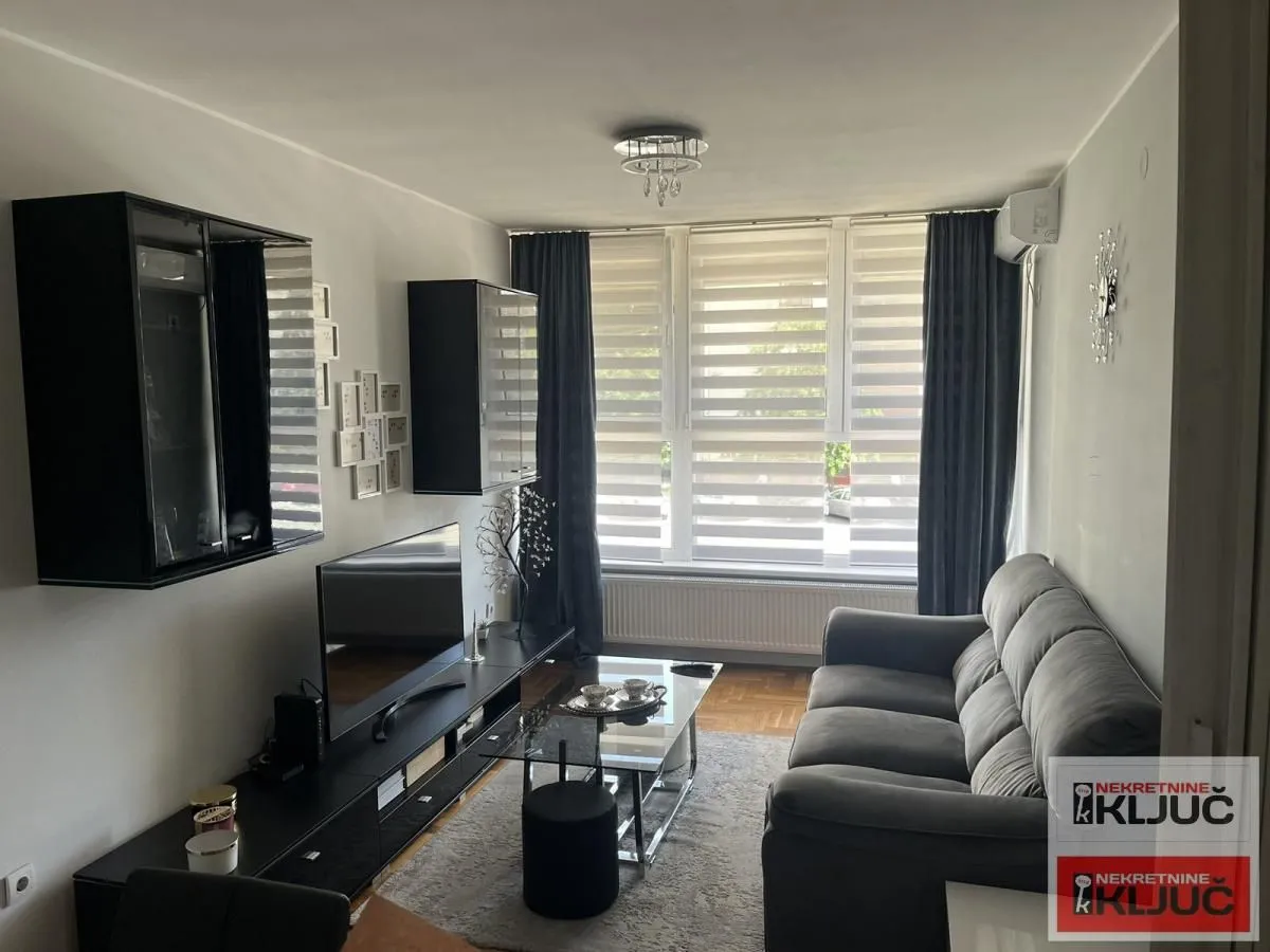 Prodaja, dvosoban stan, 44m², Grbavica, Novi Sad Sve Podlokacije