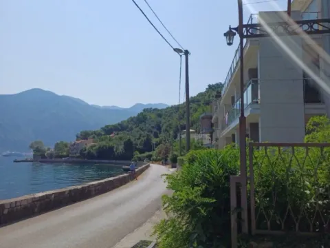 Sale, two bedroom apartment, 110m², Donji Stoliv, Kotor