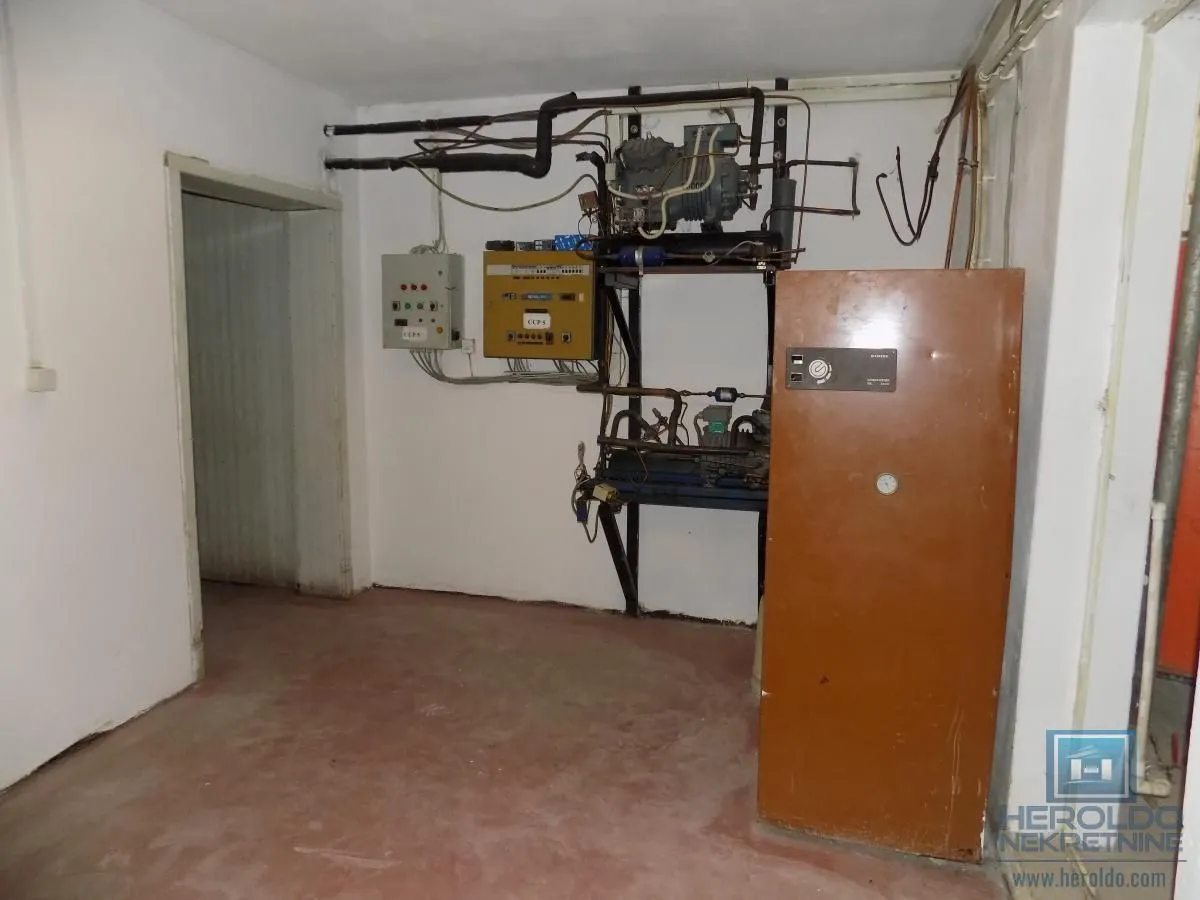 Rent, office space, 1500m², Donje Vidovo, Paraćin
