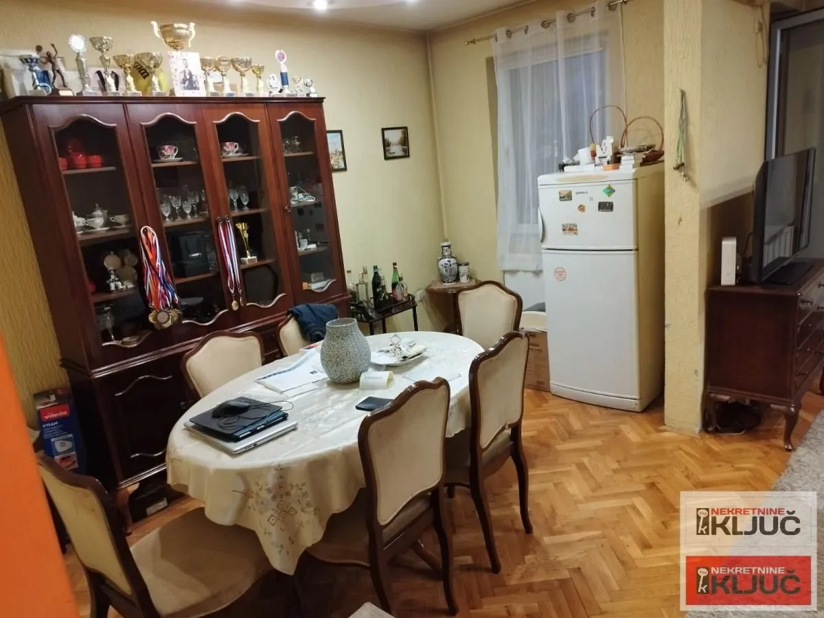 Prodaja, trosoban stan, 83m², Nova Detelinara, Novi Sad Sve Podlokacije