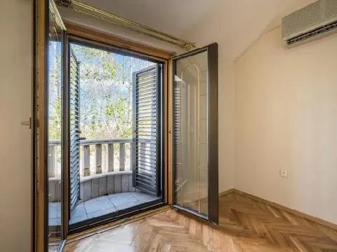 Izdavanje, kuća, 370m², Zabjelo, Podgorica - image 11